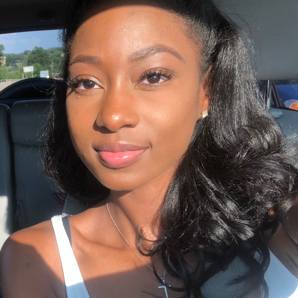 Meet your Posher, Stephanie